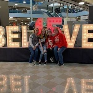 Meet your Posher, Carey